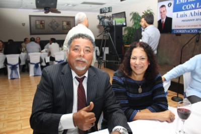 Juan Guerrero Coordinador del Consejo de campana del Condado de Broward, y Gladys Pena