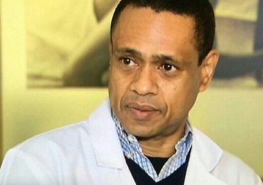 Doctor Tapia urge vacunarse contra el sarampión en NY