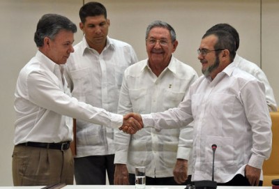 Santos y FARC acuerdan firmar la paz de Colombia en seis meses