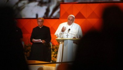 El papa Francisco se reúne con varias víctimas de abusos sexuales