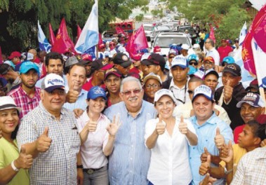 Carolina Mejía proclama en Santiago cambio va