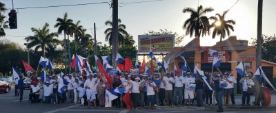 PRM y aliados realizan exitoso bandereo en Miami