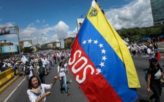 Una huelga general endurece el pulso contra la Constituyente de Maduro