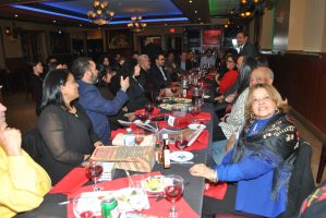 Oficina Consular brinda cena navideña a líderes dominicanos en Filadelfia