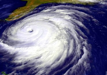 Dos huracanes, una tormenta y un sistema avanzan por el Océano Pacífico