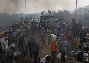 La ayuda humanitaria se atasca en la frontera de Venezuela