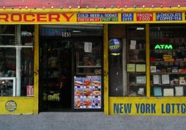 Bodegas en NYC blancos para apuñalar y asesinar personas