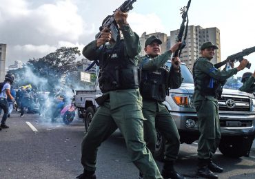 La fuerte  lucha por el control del ejército en Venezuela