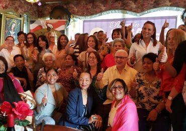 Mujeres dan apoyo masivo a candidato a Diputado del PRM en Miami