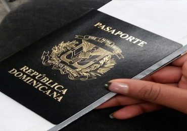 Exhortan dominicanos solicitar con tiempo renovación pasaporte ante cercanía de navidades